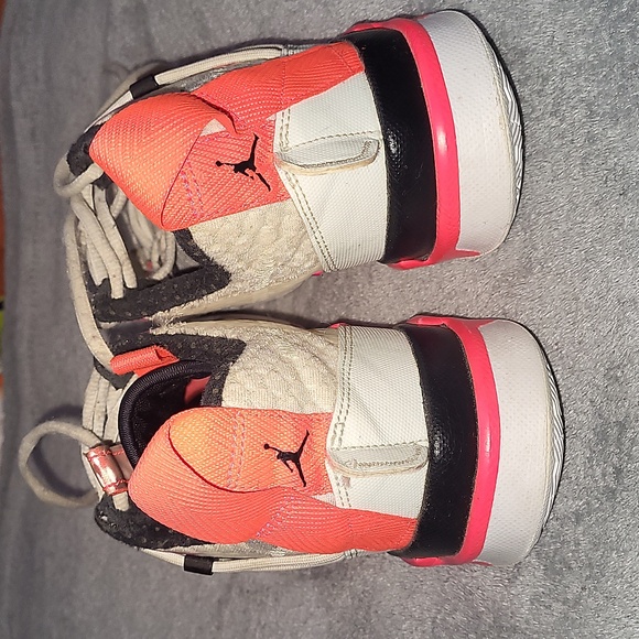 Jordans - Picture 4 of 8